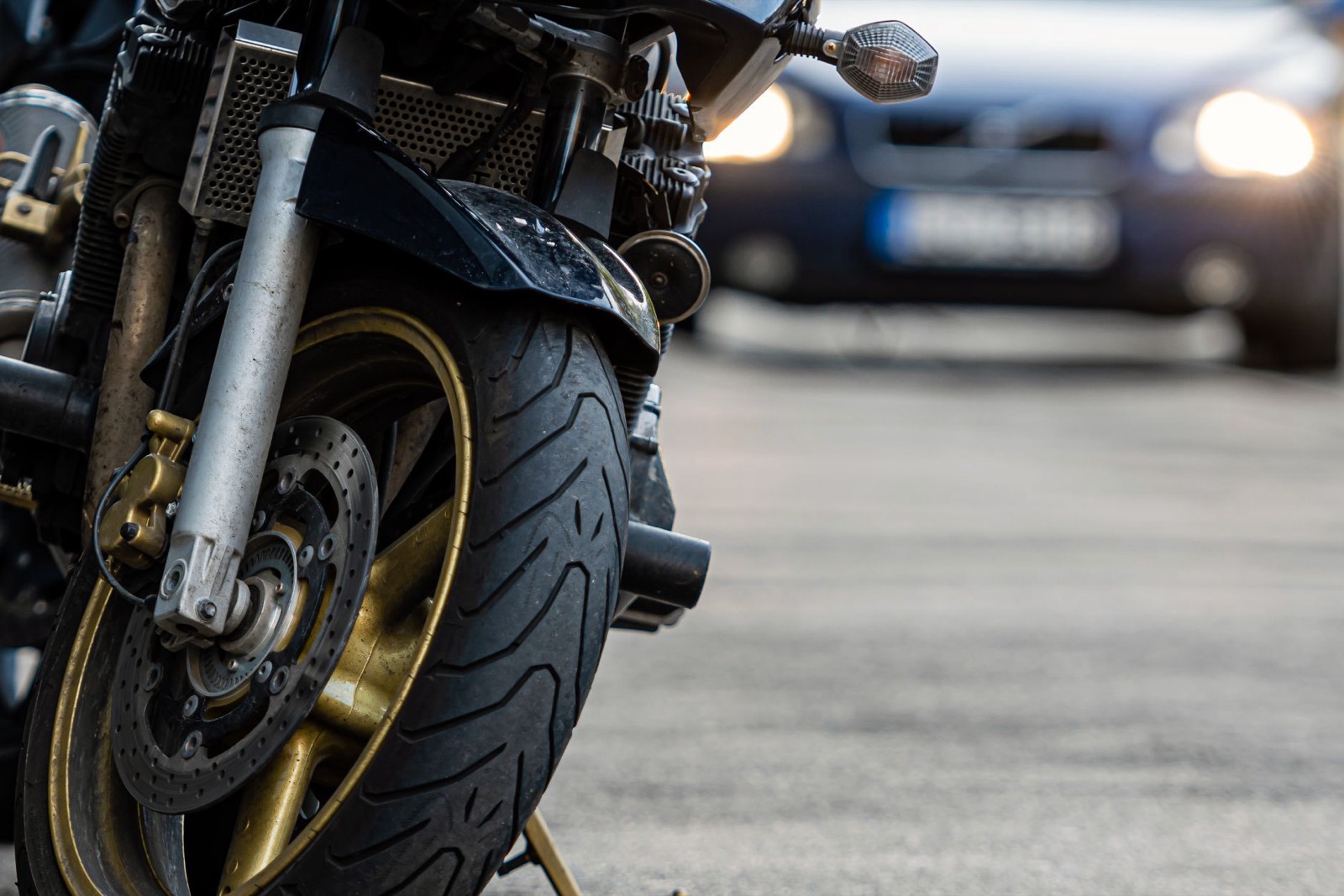 Une moto coûte-t-elle moins chère qu’une voiture ?